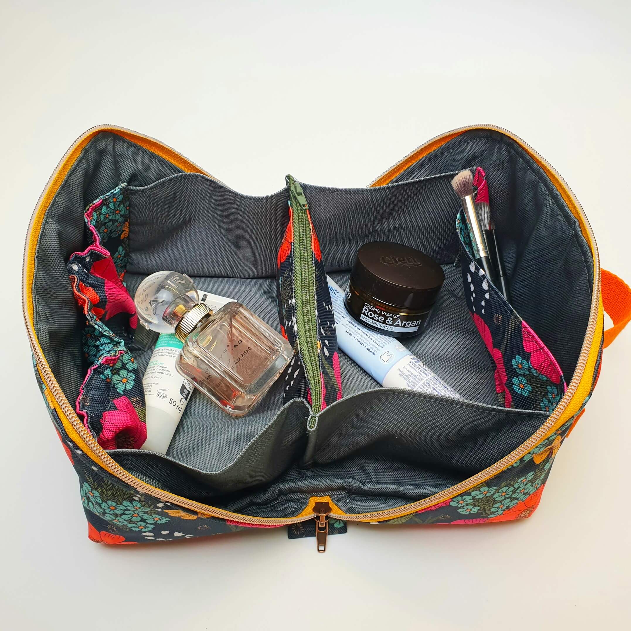 Trousse cosmétique grande ouverture Fleuri orange & vert intérieur