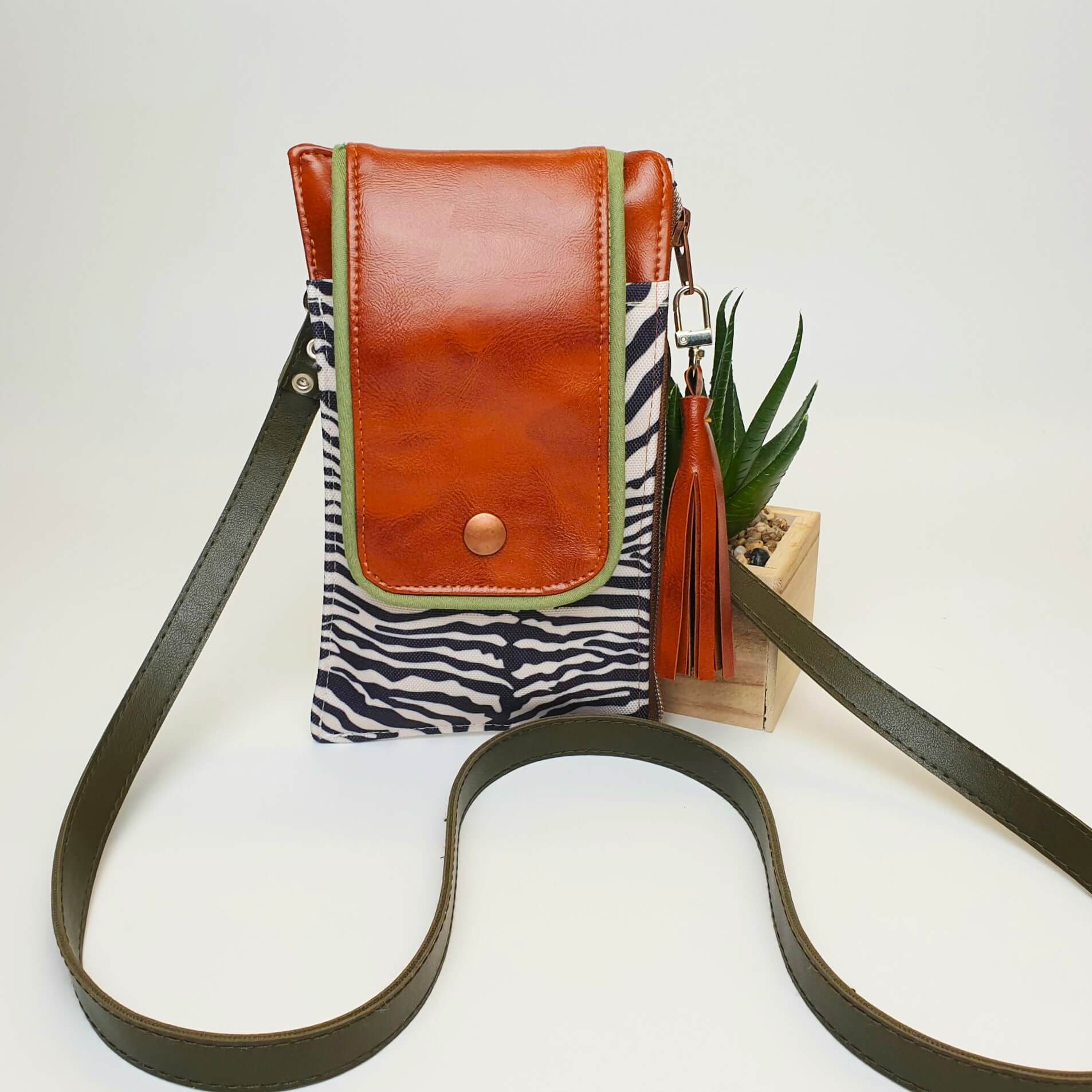 Pochette téléphone zèbre & simili cuir marron