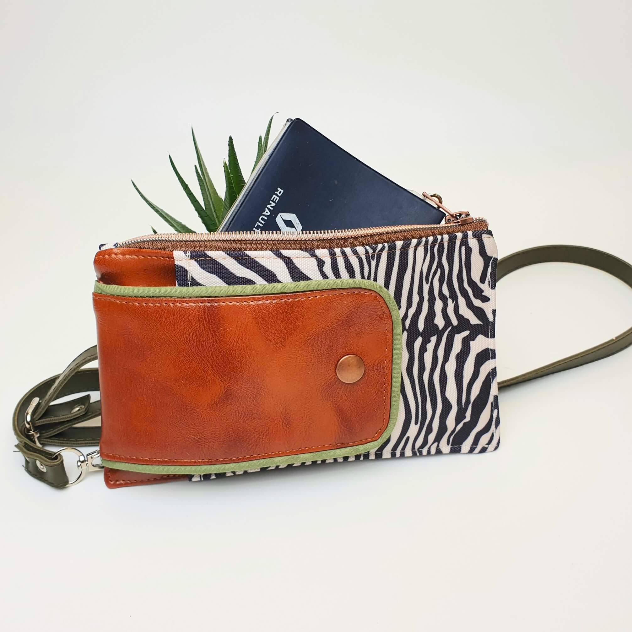 Pochette téléphone zèbre trousse