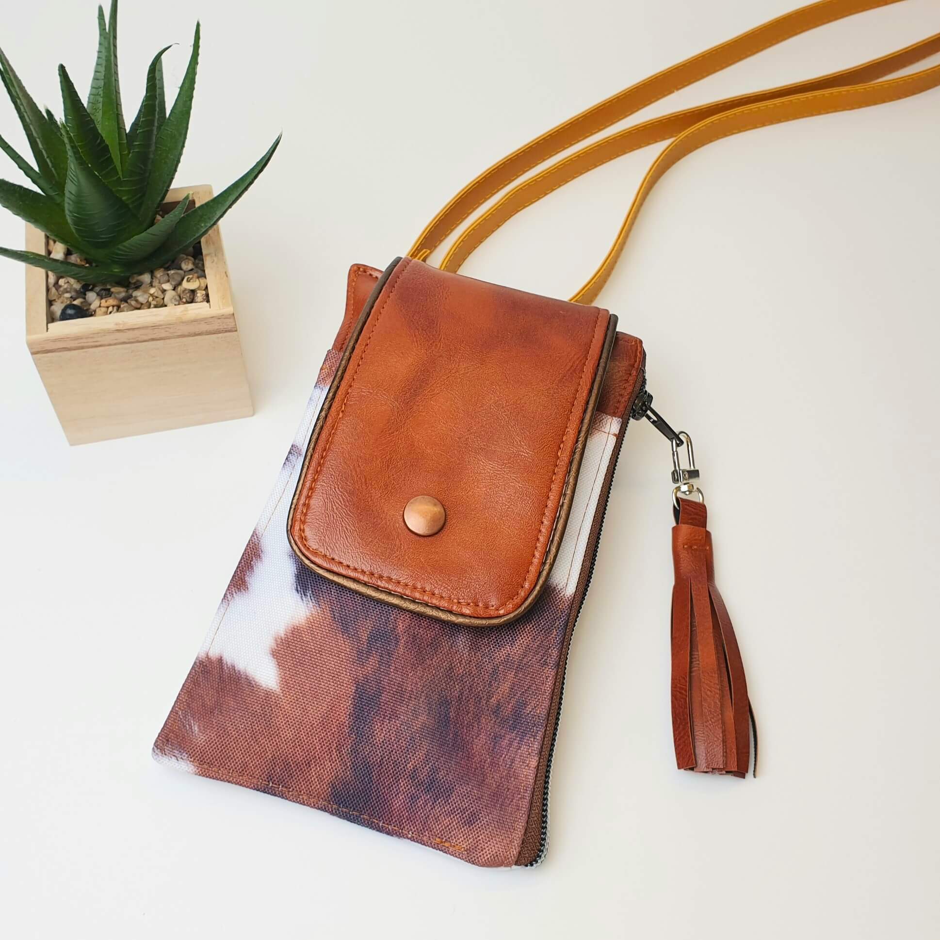 Pochette téléphone peau de bête & simili cuir marron