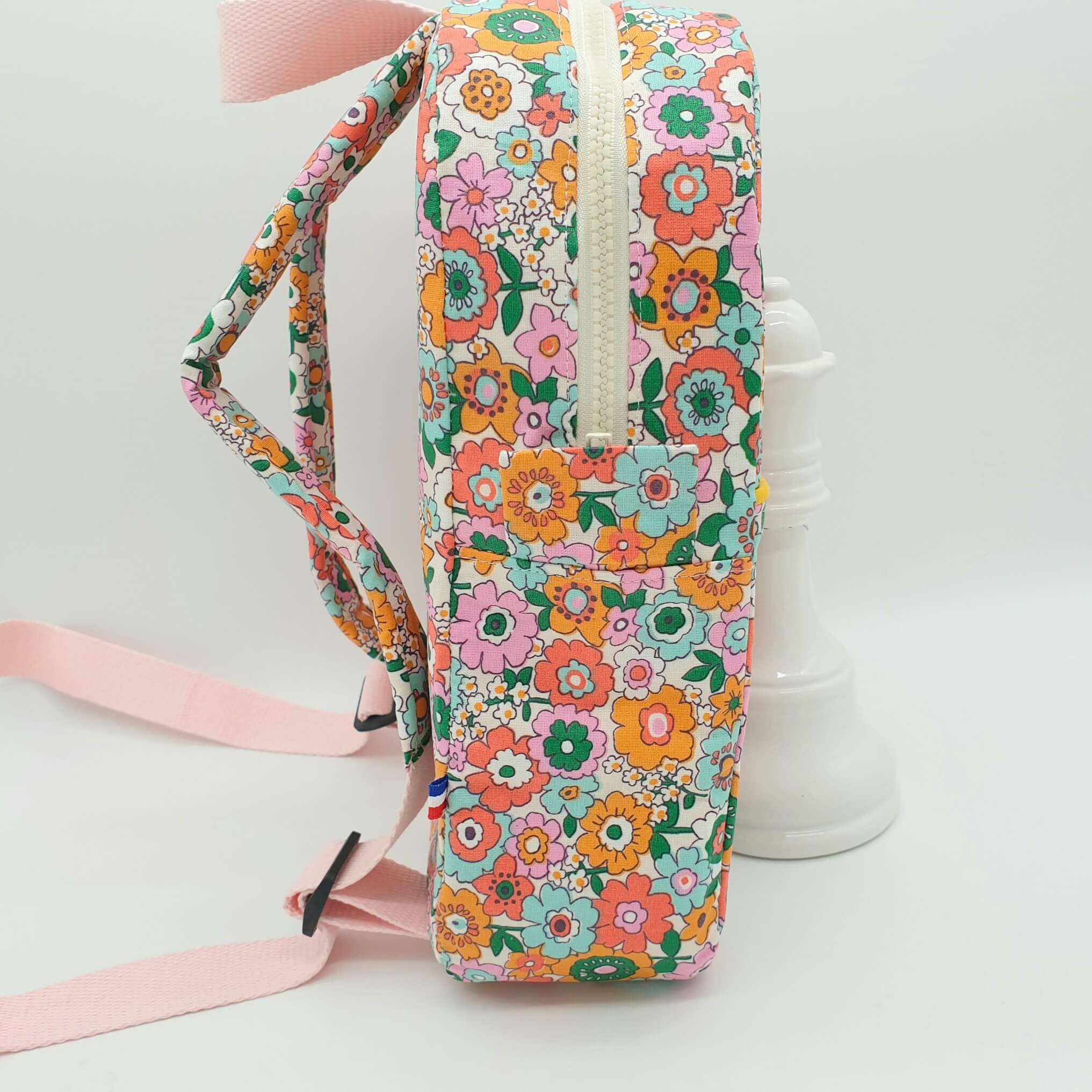 Sac à dos isotherme enfant rose contour