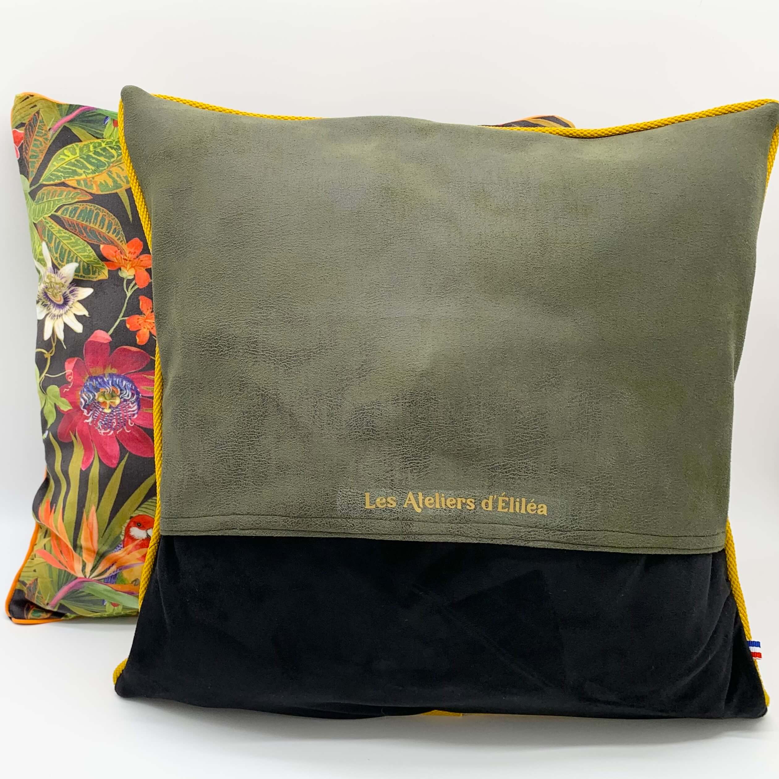Coussin 40cm x 40cm dos potefeuille