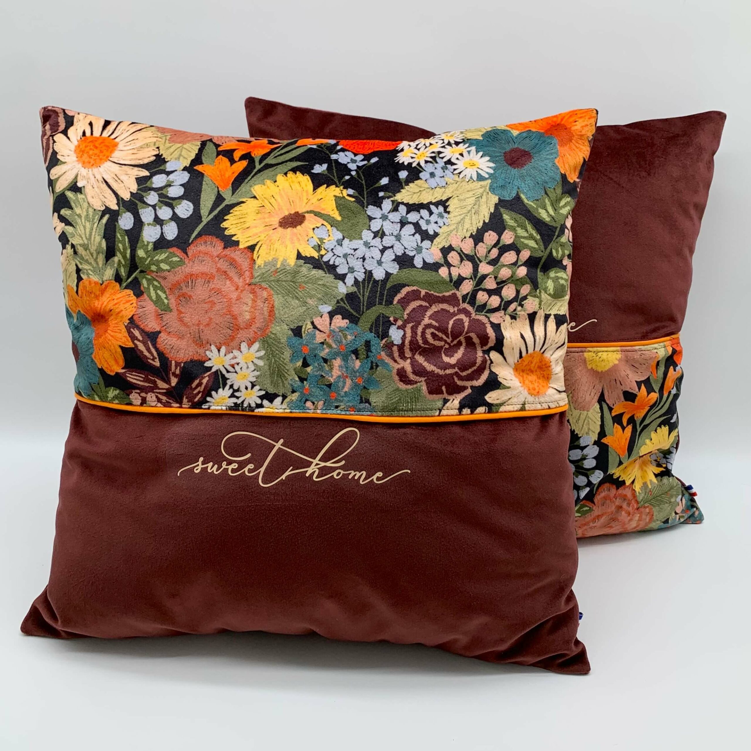 Coussin 40cm x 40cm prune face bis