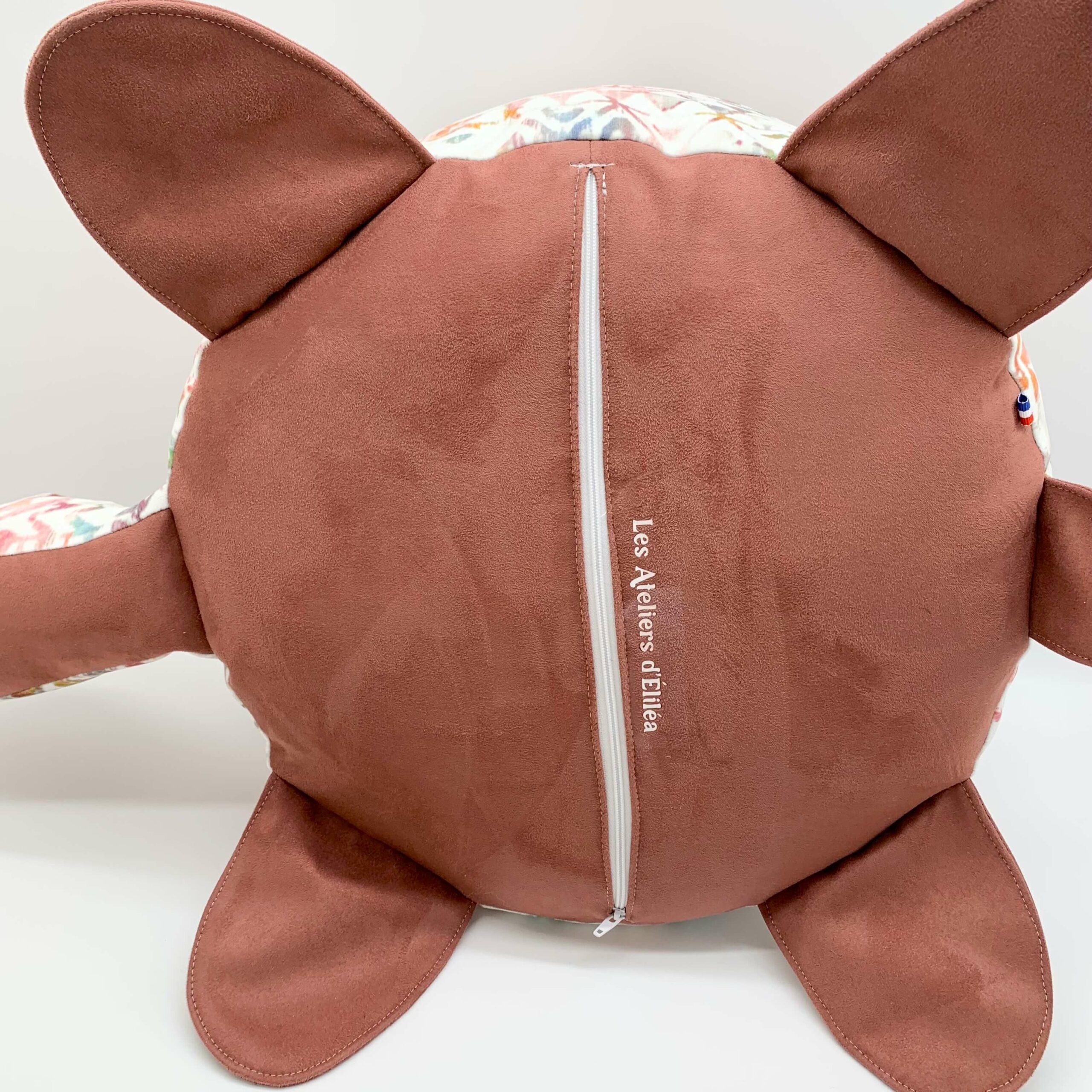 Pouf tortue face ventre