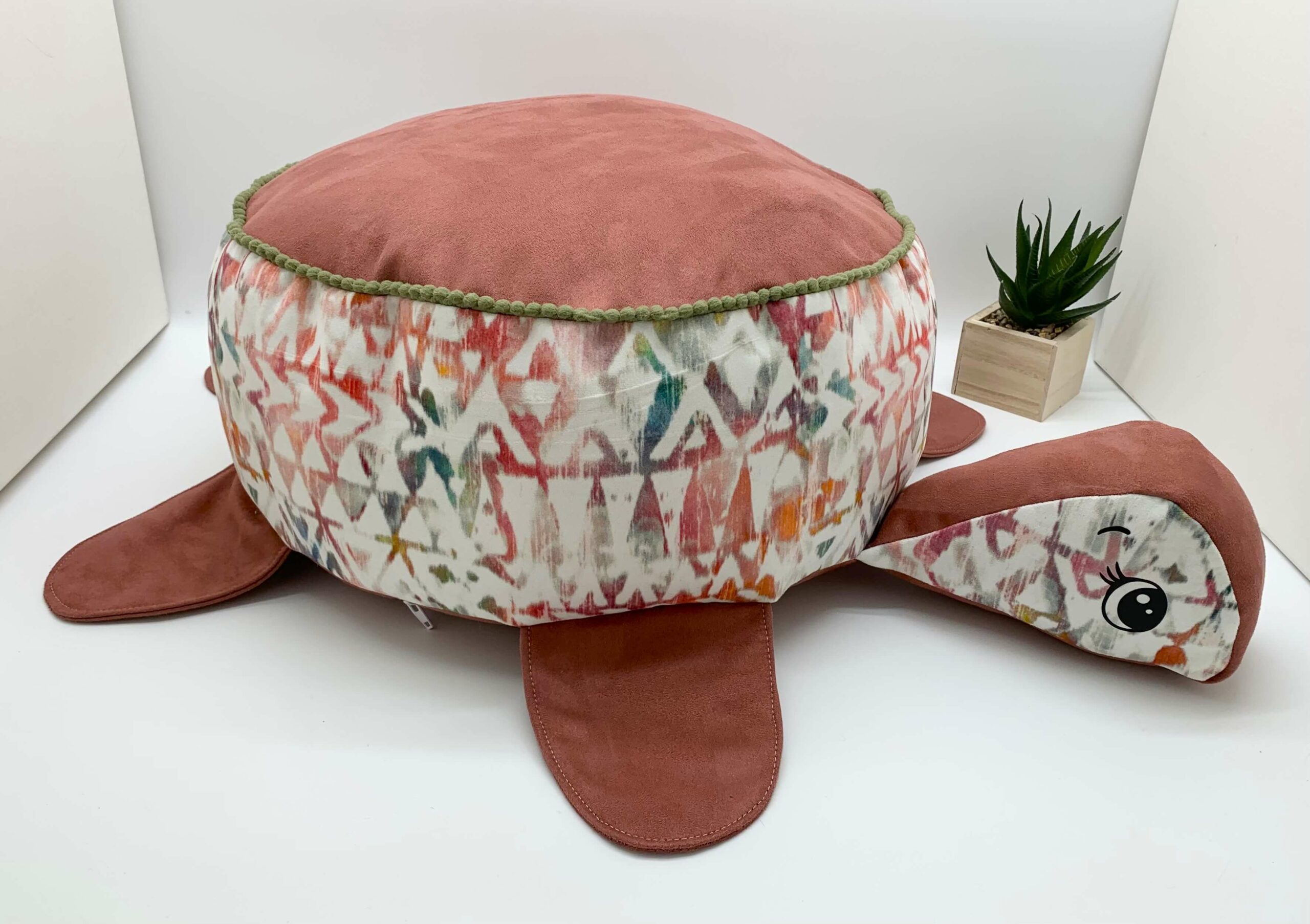 Pouf tortue tête en entier