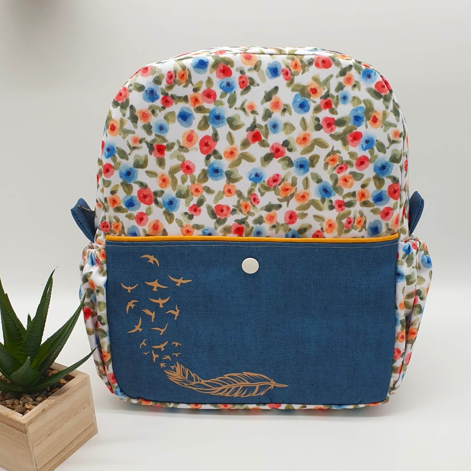 Sac à dos isotherme enfant plume romantique face