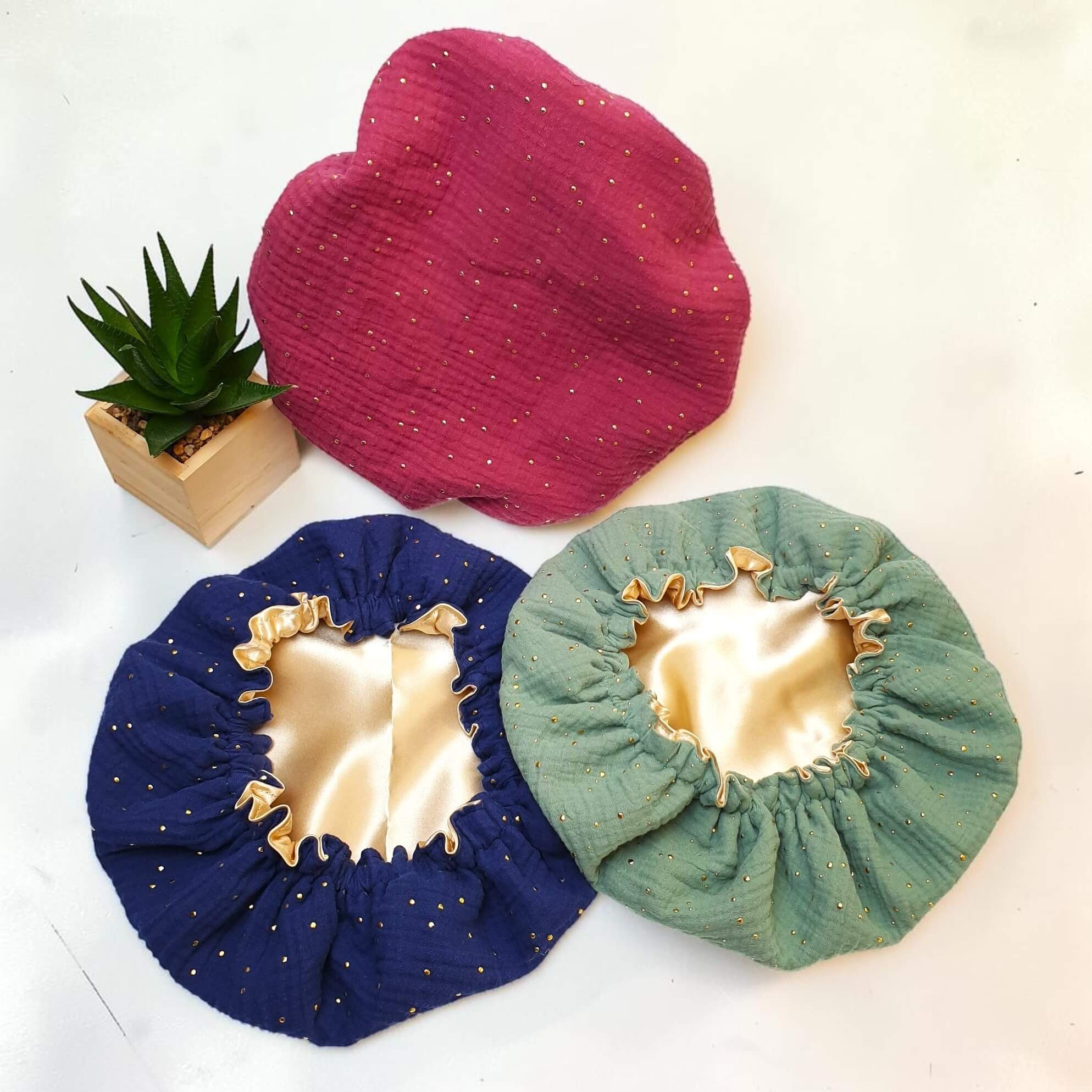 Bonnet de nuit satin ensemble 1